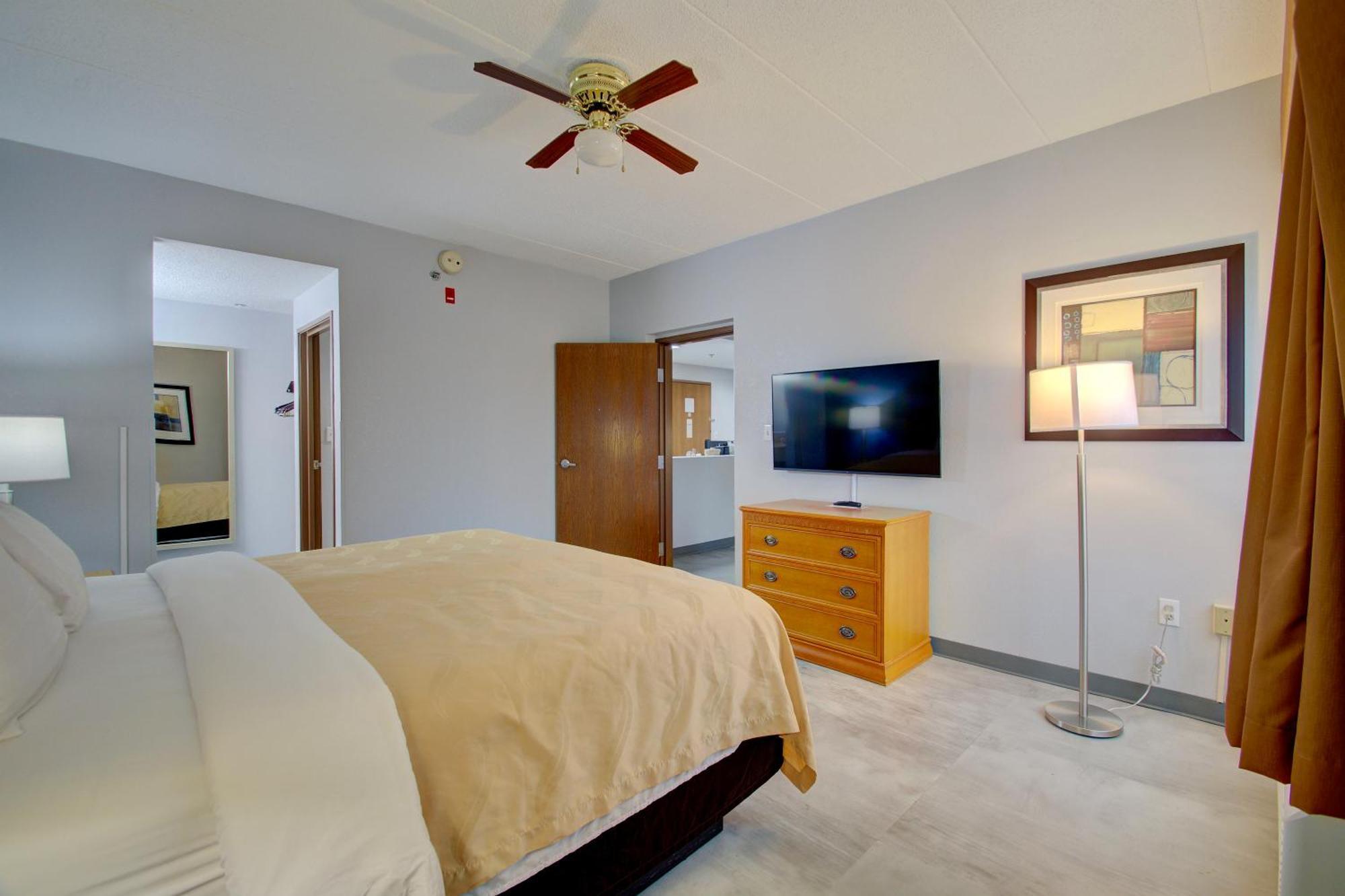 Quality Inn & Suites Cvg Airport Erlanger Eksteriør billede
